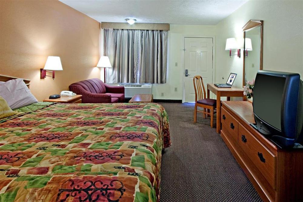 Rodeway Inn Кантон Стая снимка